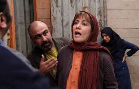 بیخود و بی جهت