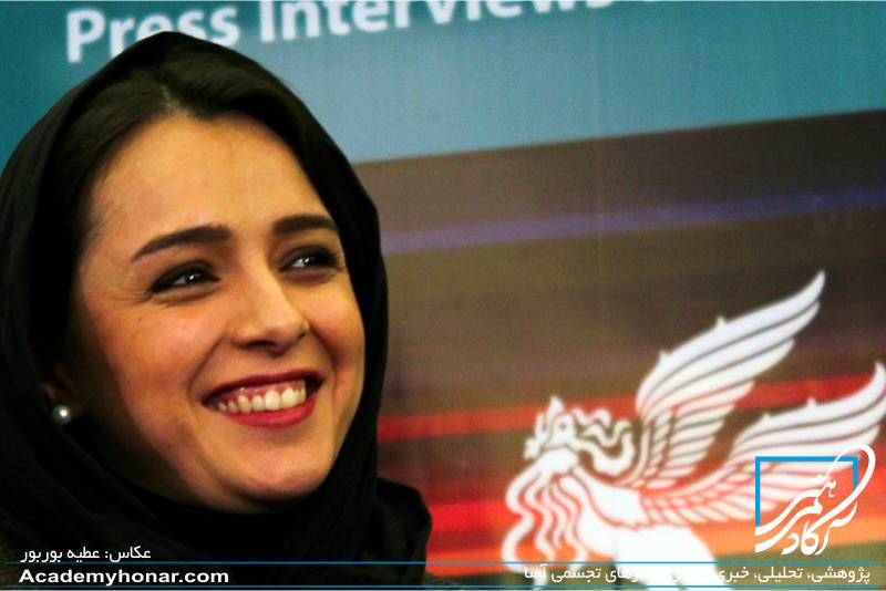 ترانه علیدوستی نشست پذیرایی ساده