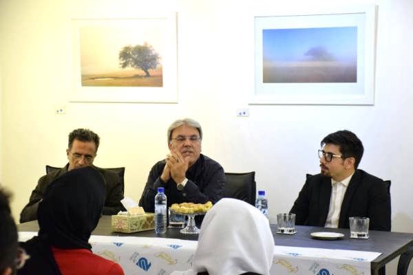 نشست نقد و بررسی نمایشگاه رنگ